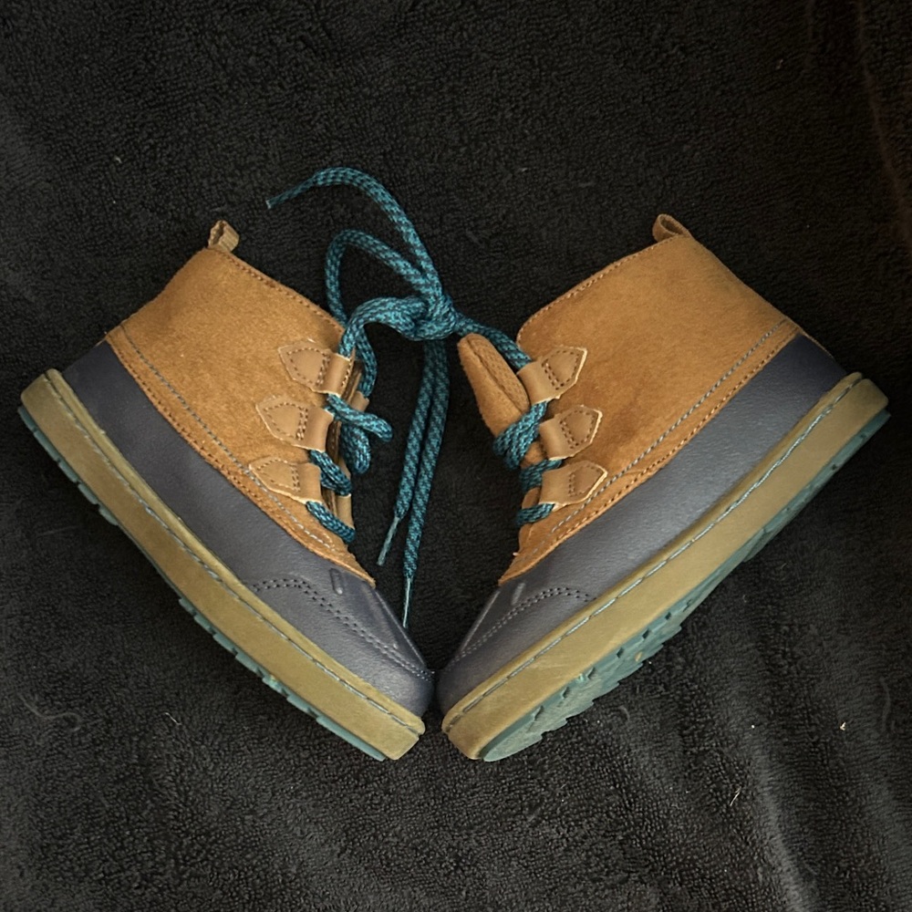 OshKosh B'gosh Brown and Gray Kids Boots - Picture 6 of 7